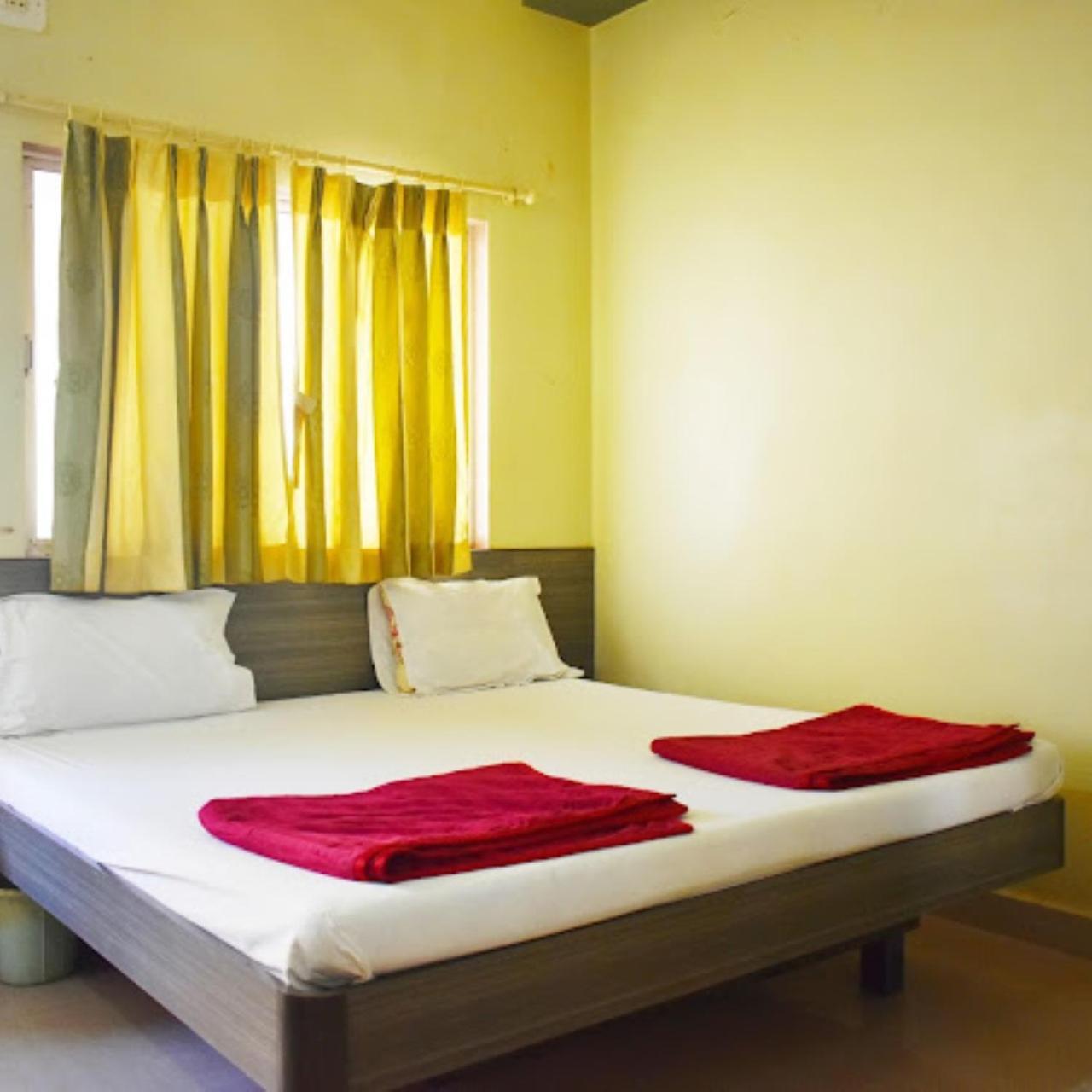 Hotel Anjali Palace Bhudzs Kültér fotó