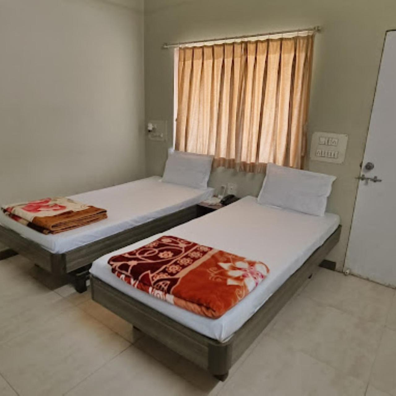 Hotel Anjali Palace Bhudzs Kültér fotó