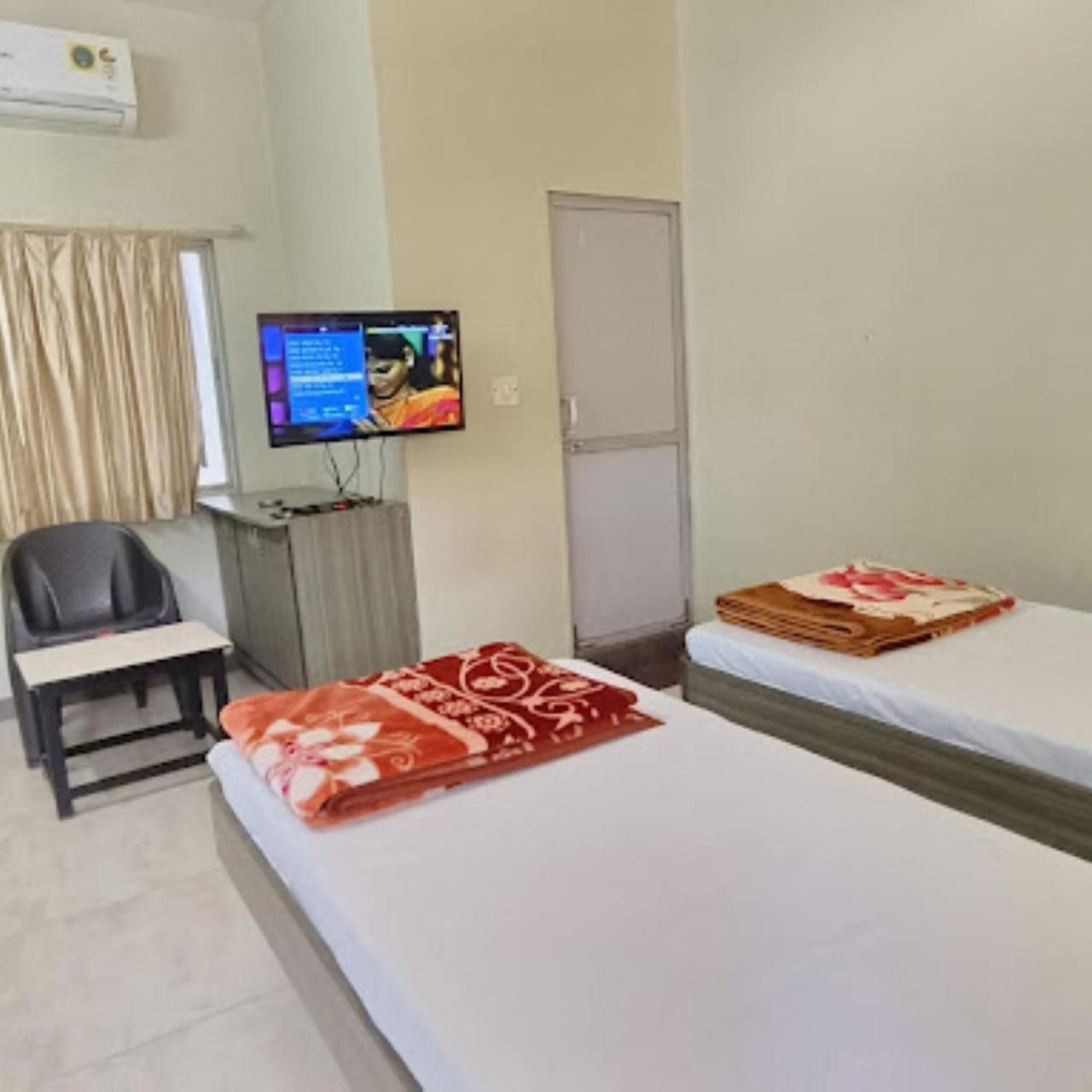 Hotel Anjali Palace Bhudzs Kültér fotó
