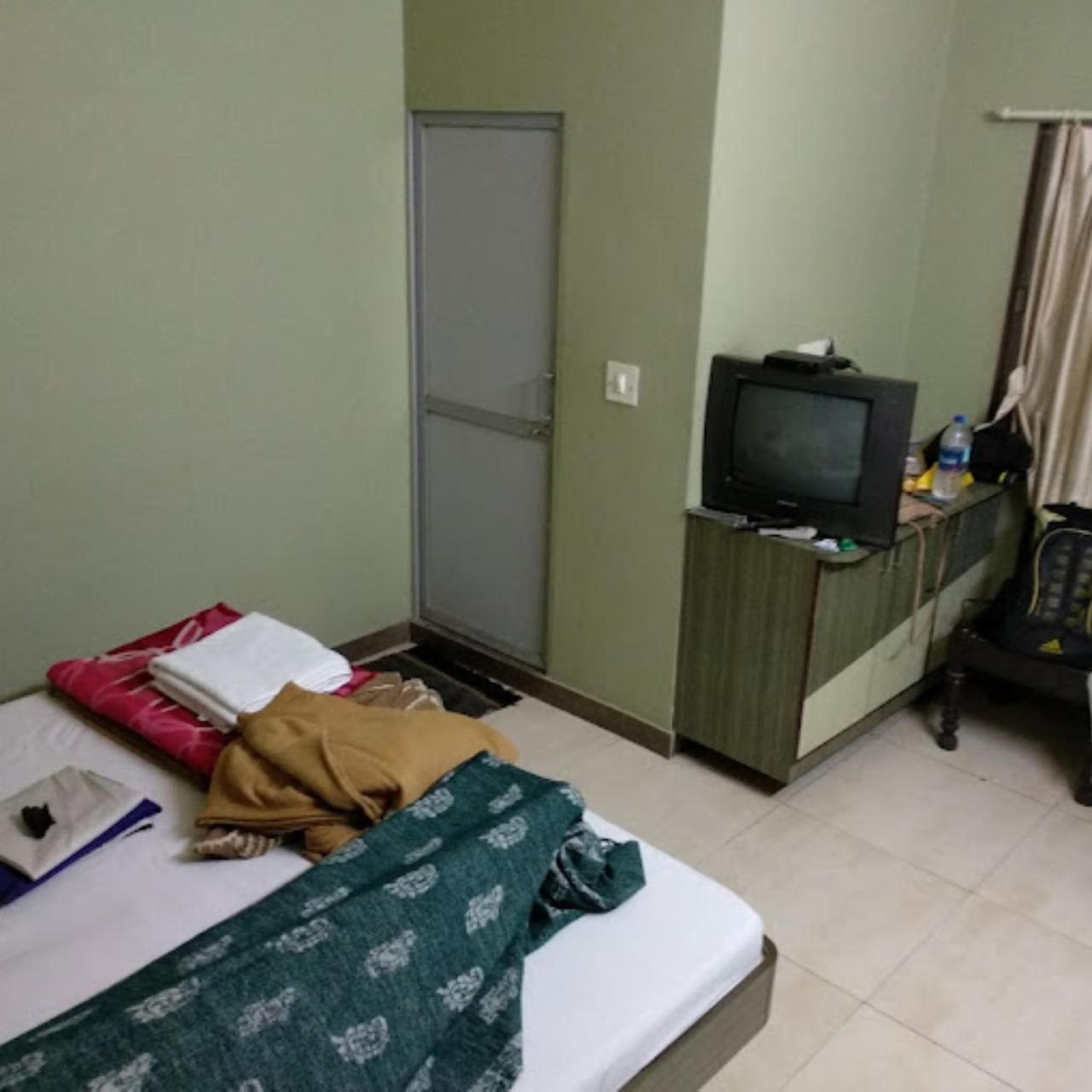 Hotel Anjali Palace Bhudzs Kültér fotó