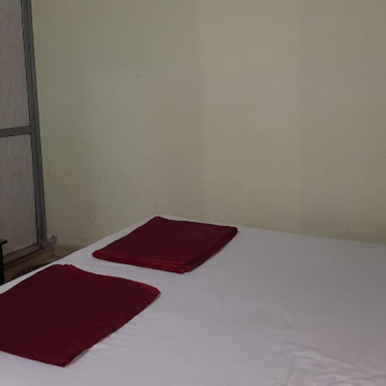 Hotel Anjali Palace Bhudzs Kültér fotó