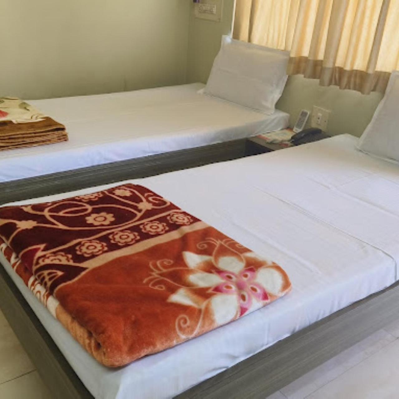 Hotel Anjali Palace Bhudzs Kültér fotó